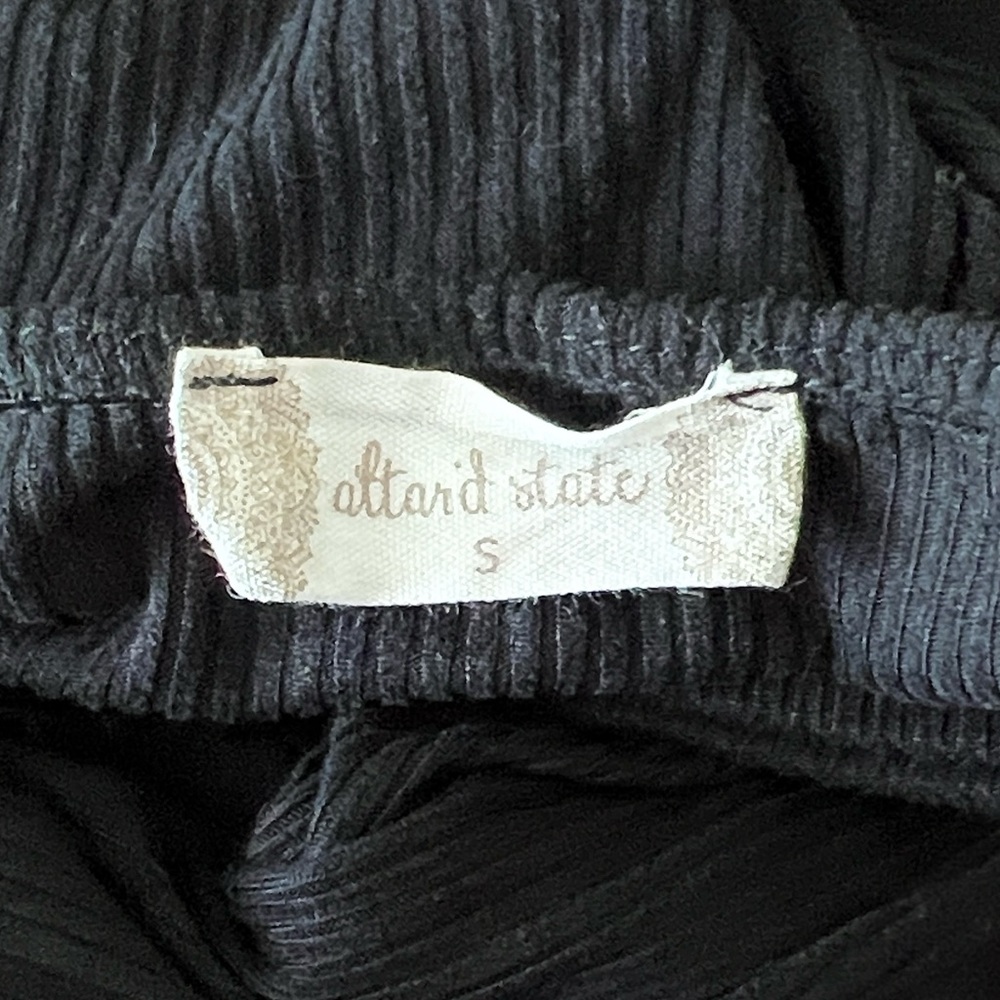 Altar'd State Ruched Keyhole Long Sleeve Ribbed Bodysuit - Picture 4 of 4